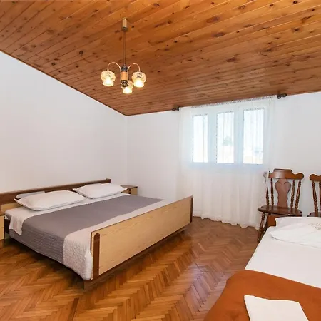 Apartment Nena *